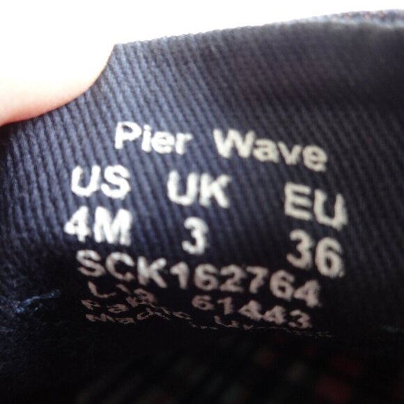 Sperry denim women's sneakers size 4M, slip on, gold leather laces, like new - Picture 4 of 15